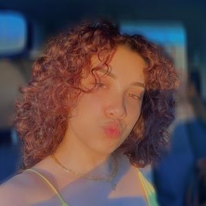 Meet your Posher, Izbeth